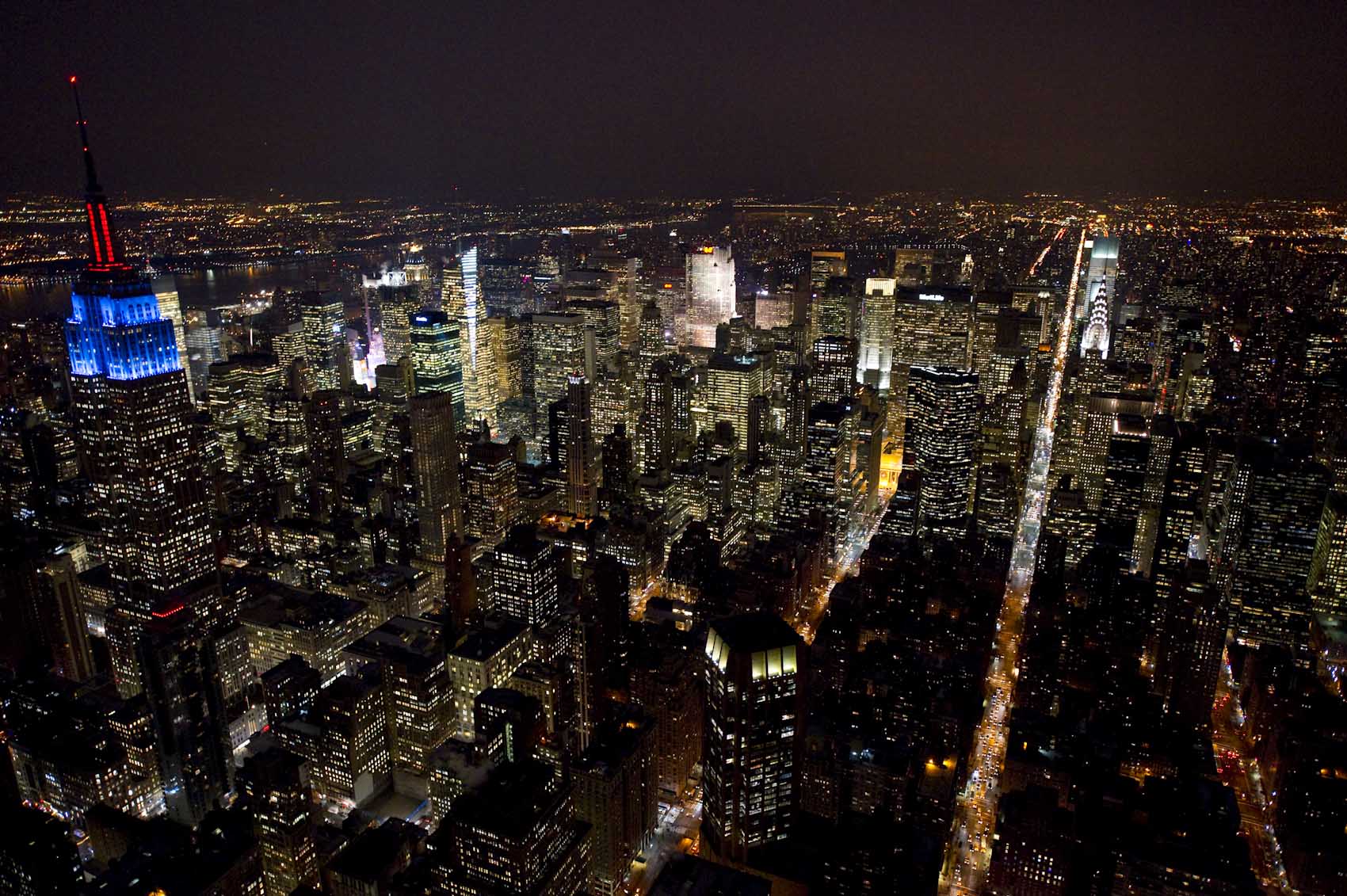 Ночной Нью-Йорк с высоты птичьего полета
