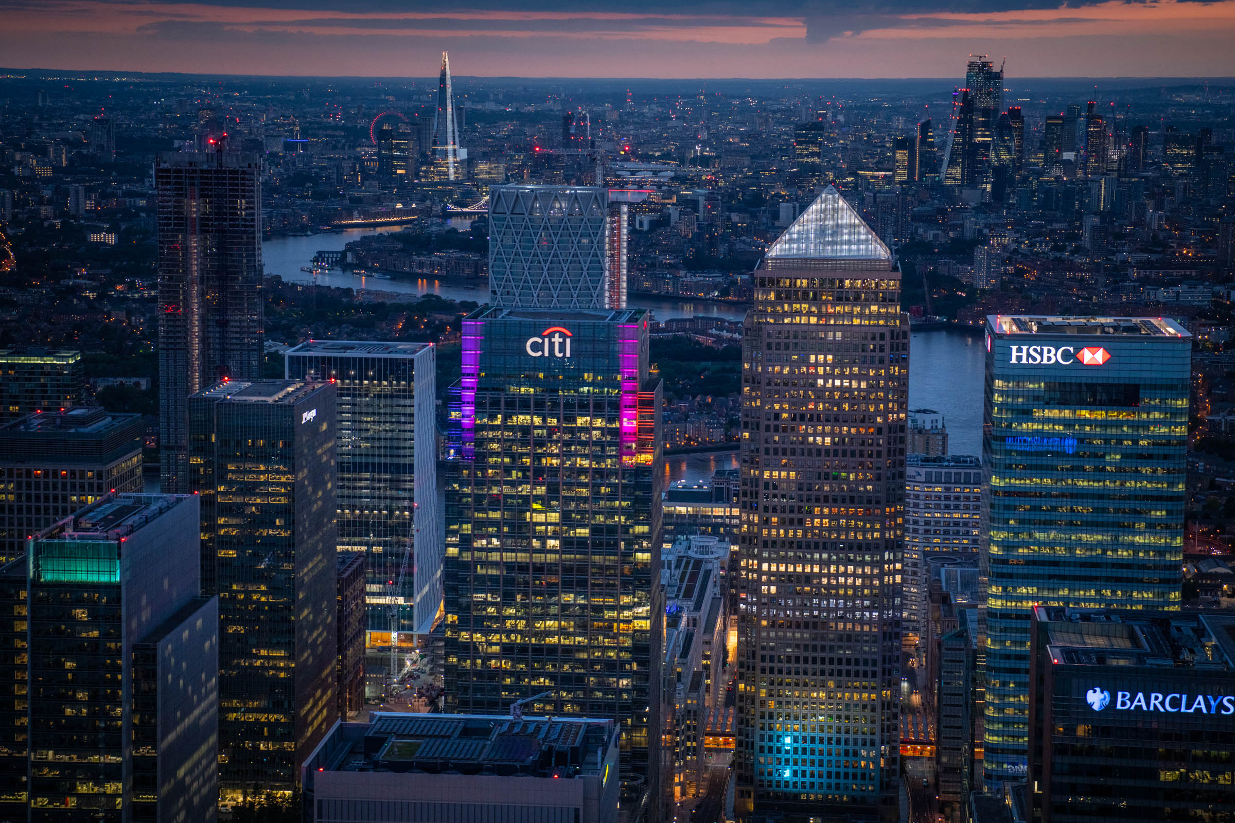 JasonHawkes-372835-london