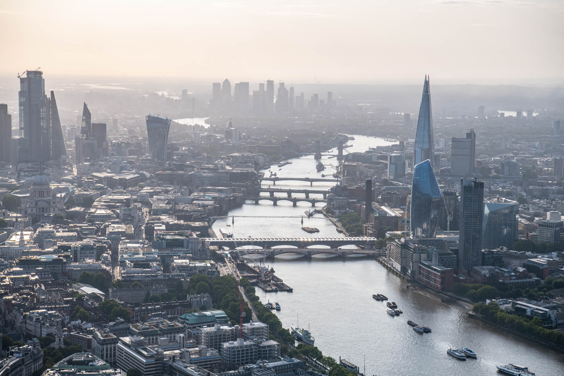 JasonHawkes-411886-london