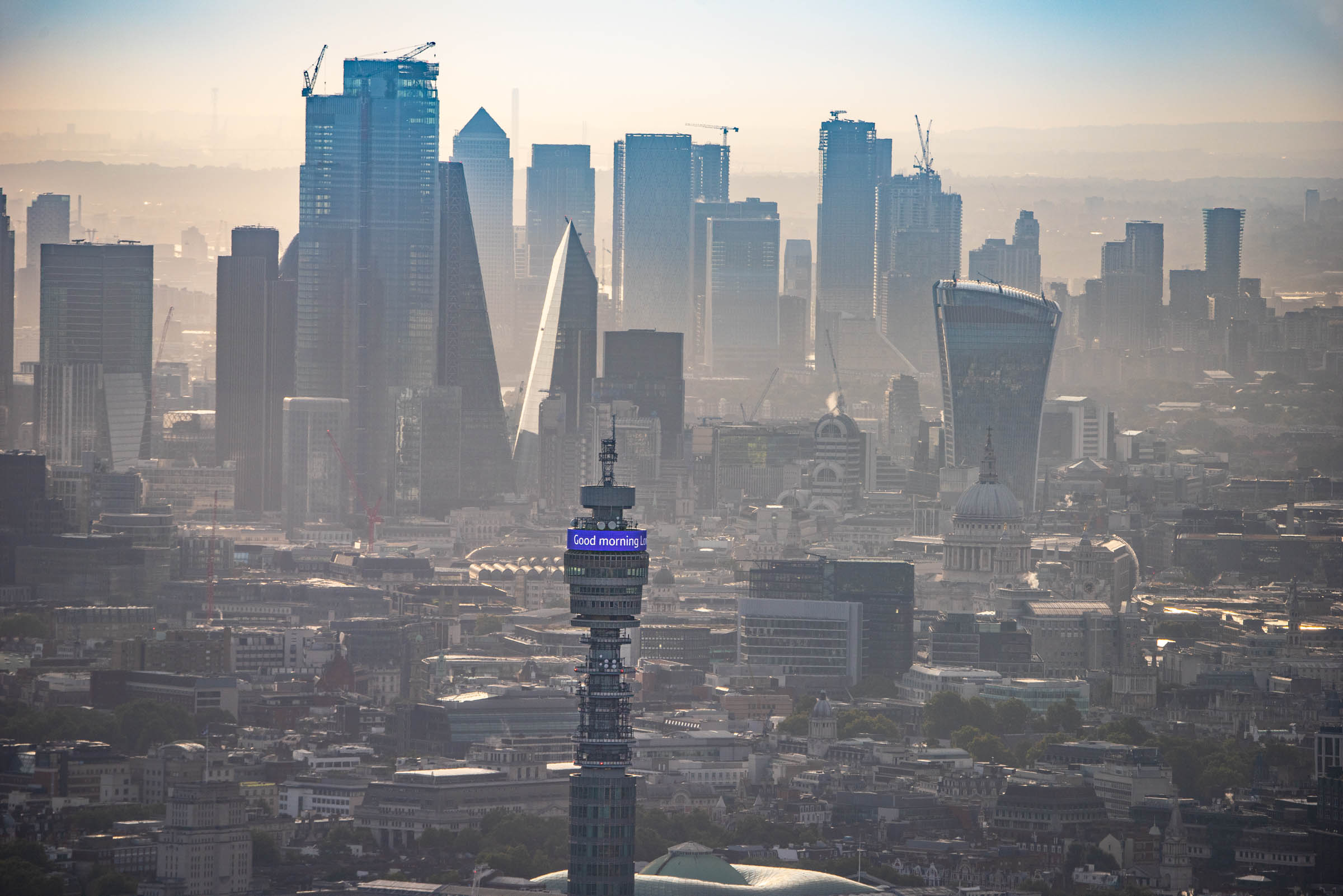 JasonHawkes-412129-london